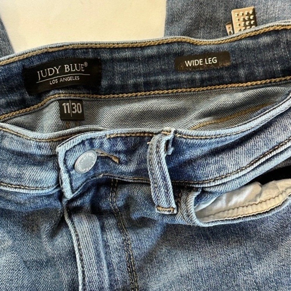 Judy Blue Distressed Wide Leg Jeans Medium‎ Wash Raw Hem JB82256LT-CO Size 11/30 - Picture 4 of 8